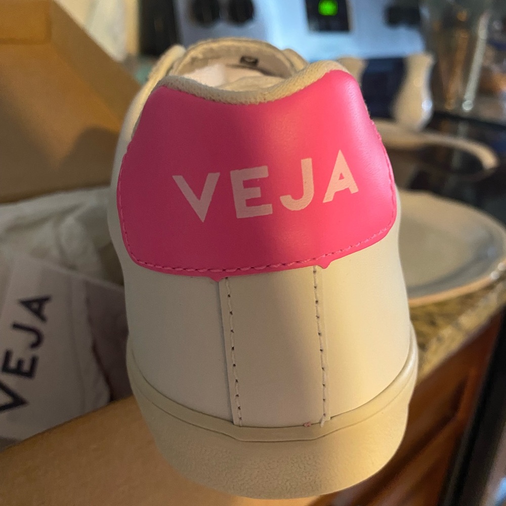 Never been worn, quick selling neon pink Veja.